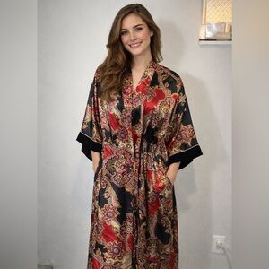 Elegant Floral Women's Robe